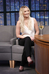 Jennifer Lawrence – Late Night with Seth Meyers New Year’s Eve Special! in New Y фото №931307