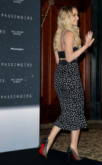 Jennifer Lawrence – ‘Passengers’ Photocall in Berlin фото №927073
