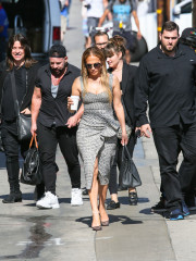 Jennifer Lopez arriving at the  фото №1075668