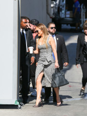 Jennifer Lopez arriving at the  фото №1075669
