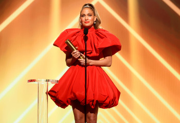 Jennifer Lopez - E! Peoples Choice Awards in Santa Monica 11/15/2020 фото №1282144