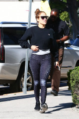 Jennifer Lopez in Los Angeles 11/18/2018 фото №1120374