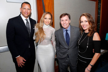 Jennifer Lopez - 33th Annual Great Sports Legends Dinner in New York 09/24/2018 фото №1103740
