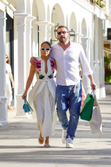 Jennifer Lopez Out in St Bart’s фото №1384395