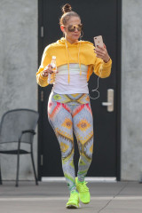 Jennifer Lopez – Arrives at the studio in Los Angeles фото №1114591