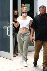 Jennifer Lopez - Miami | 05.12.2021 фото №1297135