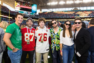 Jeremy Renner - Super Bowl in Miami 02/02/2020 фото №1244782