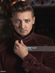 Jeremy Renner - Esquire Photoshoot by John Russo 09/13/2017 фото №1054736