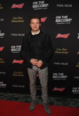 Jeremy Renner - On The Record Speakeasy And Club Party in Las Vegas 01/19/2020 фото №1244729
