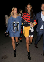 Joan Smalls – TommyLand Tommy Hilfiger Runway Spring 2017 Fashion Show in Venice фото №939314