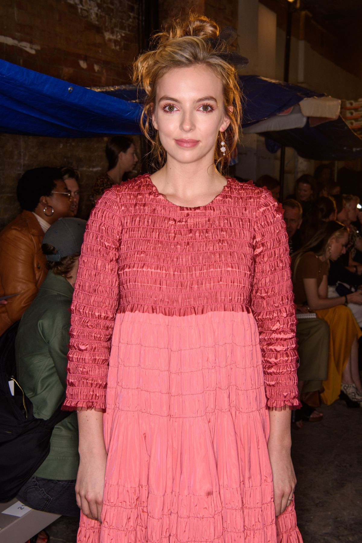 Джоди Комер - Jodie Comer фото №1101604 - Jodie Comer at Molly Goddard
