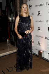 Jodie Foster – Harper’s Bazaar Woman of the Year Awards 2017 in London фото №1009290