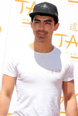 Joe Jonas фото №589647