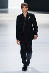 Jon Kortajarena - Dolce &amp; Gabbana Spring/Summer 2024 Menswear Fashion Show  фото №1372186