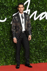 Jon Kortajarena - Fashion Awards in London фото №1339682