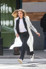 Josephine Skriver – On set of a photoshoot in NYC фото №1059775