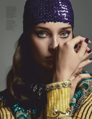 JULIA BERGSHOEFF in Harper’s Bazaar Magazine, Spain December 2019 фото №1234070