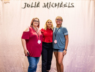 Julia Michaels - New Orleans 06/14/2018 фото №1184797