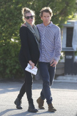 Julia Roberts Leaving Urgent Care With Husband Danny – Malibu фото №964312