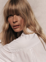 JULIA STEGNER in The Edit by Net-a-porter, May 2020 фото №1257719