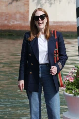 Julianne Moore - Venice 08/30/2022 фото №1350338