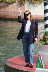 Julianne Moore - Venice 08/30/2022 фото №1350336