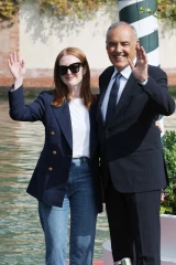 Julianne Moore - Venice 08/30/2022 фото №1350337