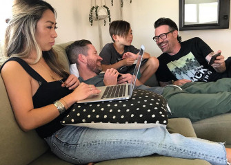 Julien-K - Ryan Shuck with family in Costa Mesa, California 05/04/2019 фото №1171701