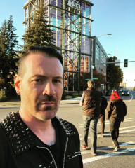 Julien-K - Ryan Shuck in Seattle 10/13/2018 фото №1109226