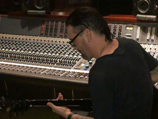 Julien-K - Ryan Shuck with Grey Daze in NRG Recording Studios 08/24/2018 фото №1096701