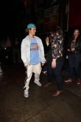 Justin Bieber taking new girl out of his home to a club in Hollywood фото №1055619