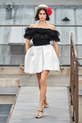 Chanel Spring/Summer 2020 Fashion Show in Paris фото №1224452