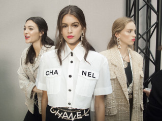 Kaia Gerber - Chanel Spring/Summer 2019 Fashion Show in Paris фото №1137078