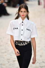 Kaia Gerber - Chanel Spring/Summer 2019 Fashion Show in Paris фото №1137081
