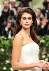 Kaia Gerber – Met Gala 2024 фото №1394725