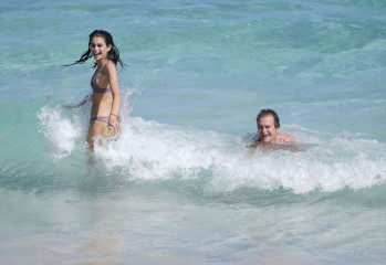 Kaia Gerber Bikini Candids – St Barth фото №953986