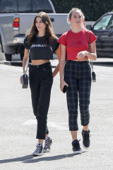 Kaia Gerber – Out in Malibu  фото №1001909