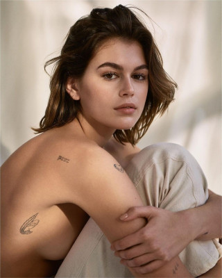 Kaia Gerber for Calvin Klein Spring/Summer 2021 фото №1293104
