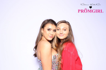 Kalani Hilliker – Kalani Hearts PromGirl Collection Launch Party Photobooth фото №1138132