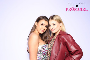 Kalani Hilliker – Kalani Hearts PromGirl Collection Launch Party Photobooth фото №1138139