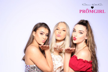 Kalani Hilliker – Kalani Hearts PromGirl Collection Launch Party Photobooth фото №1138136