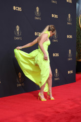 Kaley Cuoco - Emmy Awards 2021 фото №1311891