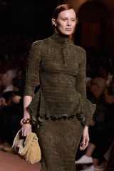 Karen Elson for Fendi FW 2025 фото №1416841
