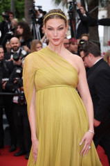 Karlie Kloss - Cannes 2023 фото №1370648