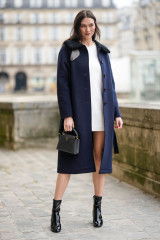 Karlie Kloss - Louis Vuitton Menswear 2023 Show at Paris Fashion Week 2023 фото №1363900