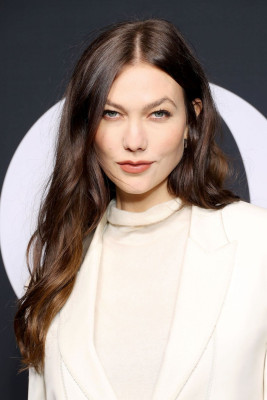 Karlie Kloss - Dior Homme Fashion Show at PFW 2023 in Paris фото №1363894