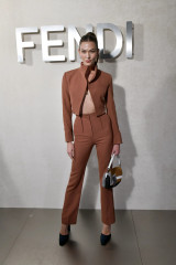 Karlie Kloss - At Fendi Resort 2023 Fashion Show in Paris фото №1351559