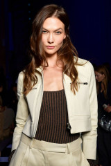 Karlie Kloss - At Proenza Schouler Spring/Summer 2023 Fashion Show in New York фото №1351558