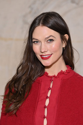 Karlie Kloss – Christian Dior Haute Couture 2023 Show at Paris Fashion Week  фото №1363897