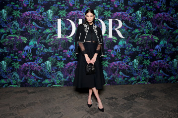 Karlie Kloss - Dior Pre-Fall 2023 Fashion Show in Mumbai фото №1368096
